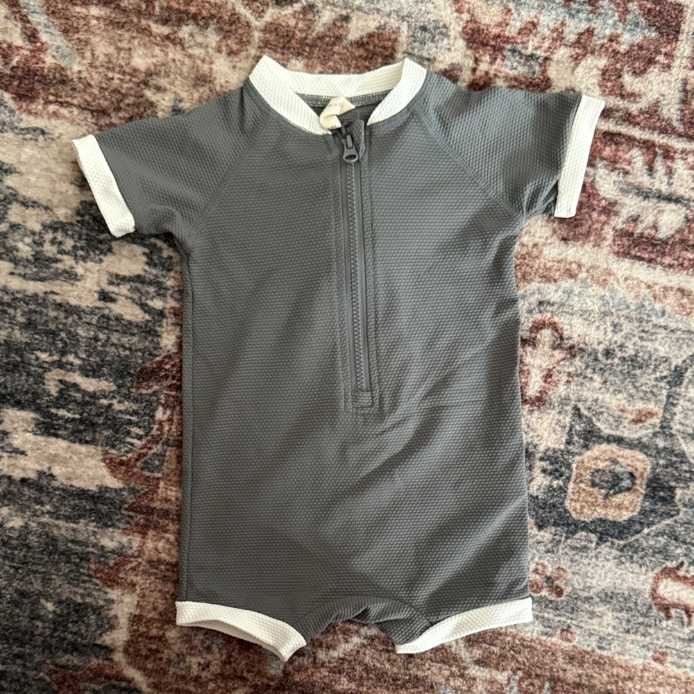 Quincy Mae Gray and White Kids Swim Rashguard